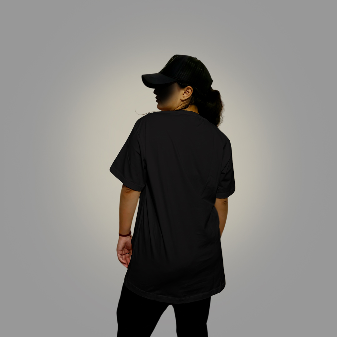 تیشرت رنگ مشکی